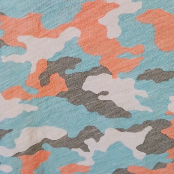 Old Navy camo tee xl - Picture 4 of 5